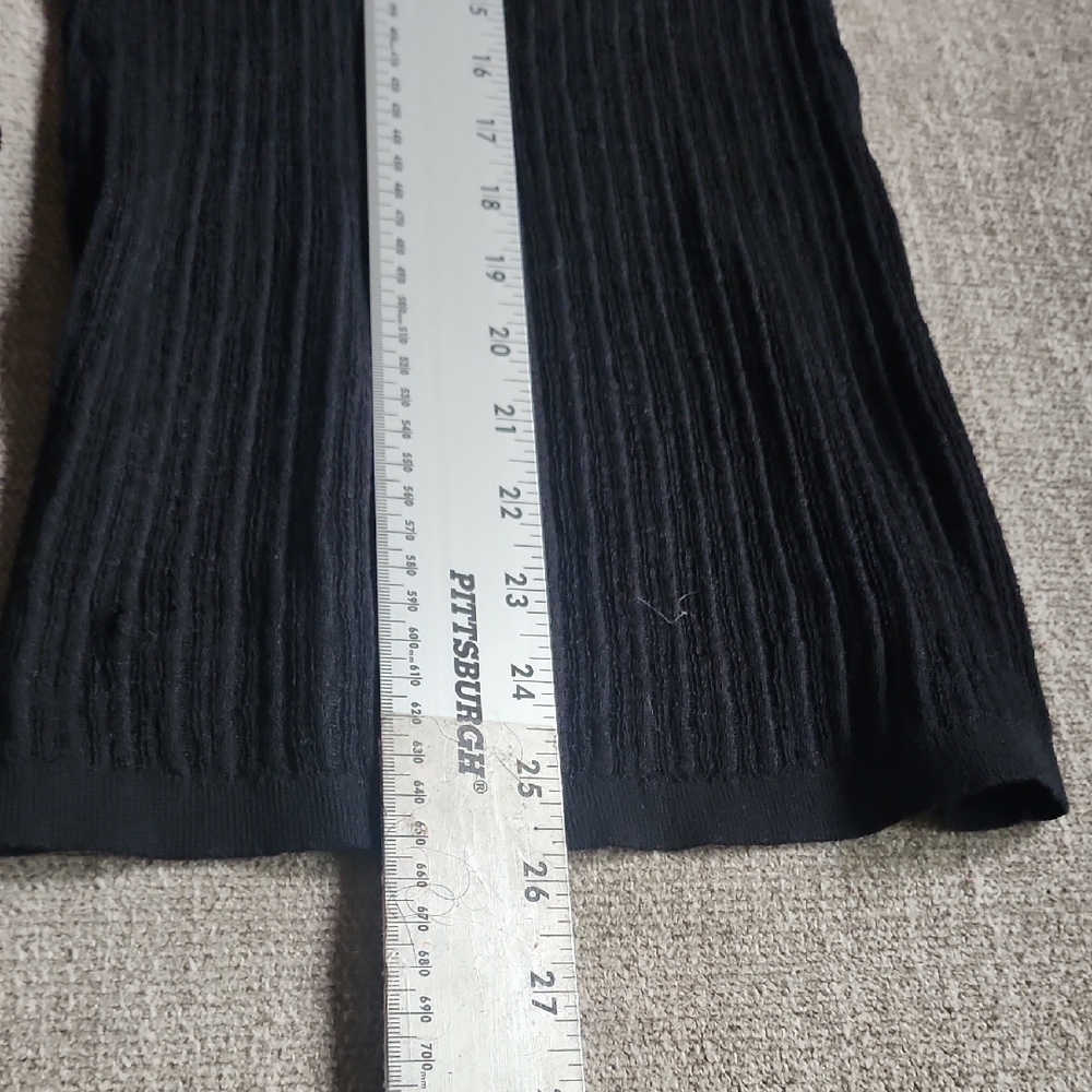 SKIMS Black Ribbed Long Sleeve Henley Top - Picture 14 of 14